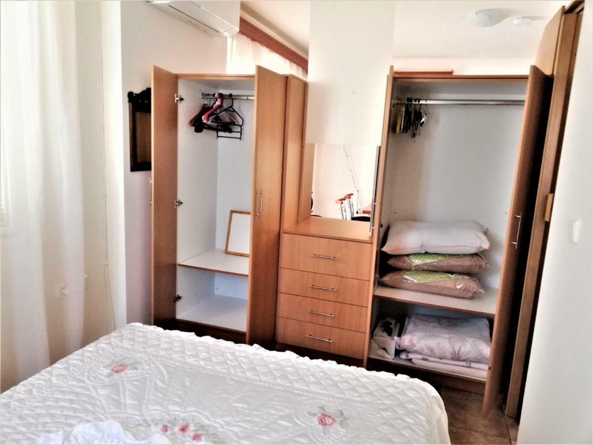 Kalamata Downtown Apartment ภายนอก รูปภาพ