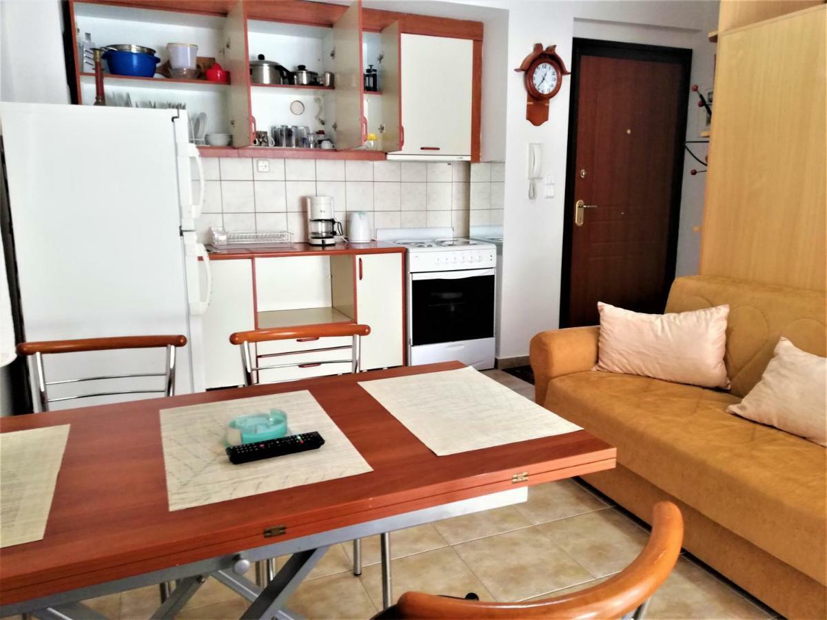 Kalamata Downtown Apartment ภายนอก รูปภาพ