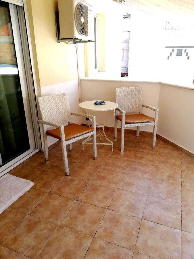 Kalamata Downtown Apartment ภายนอก รูปภาพ