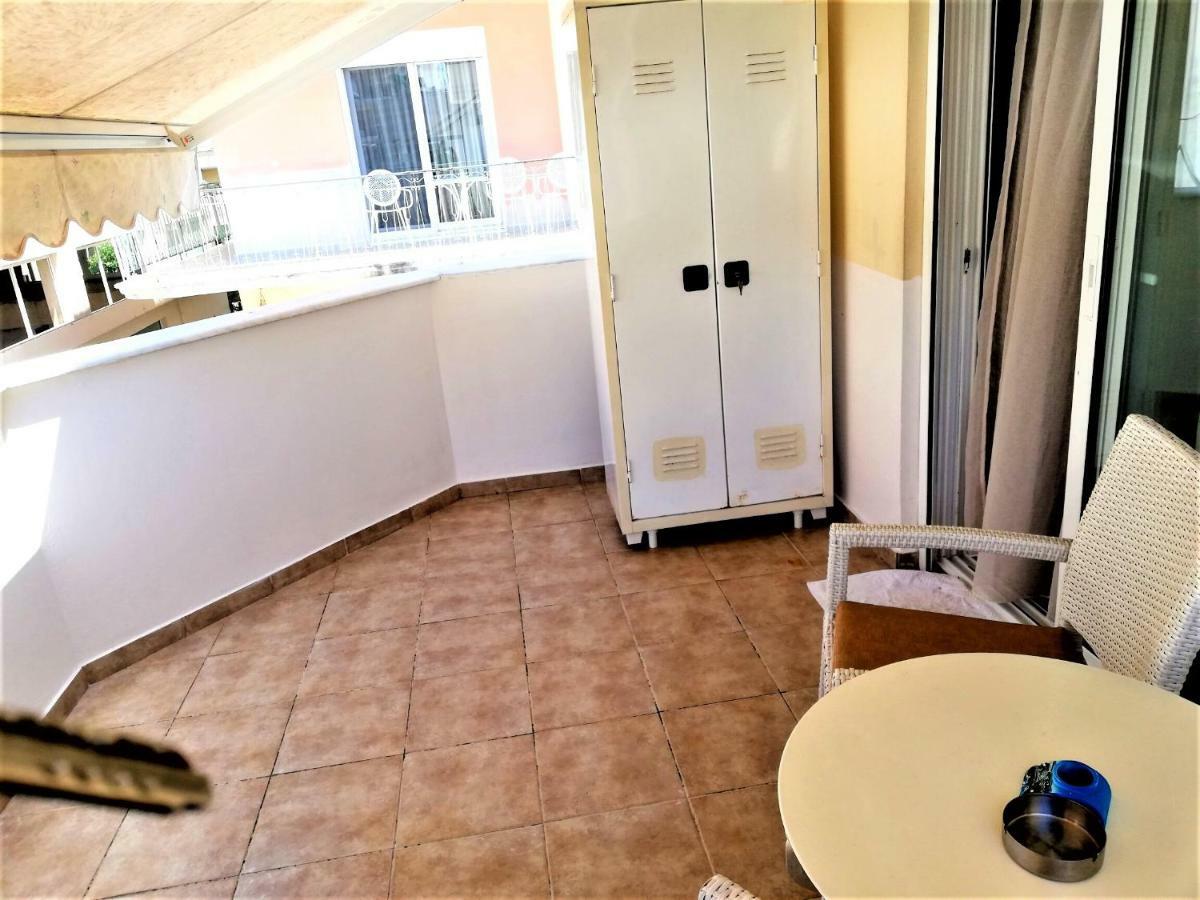Kalamata Downtown Apartment ภายนอก รูปภาพ
