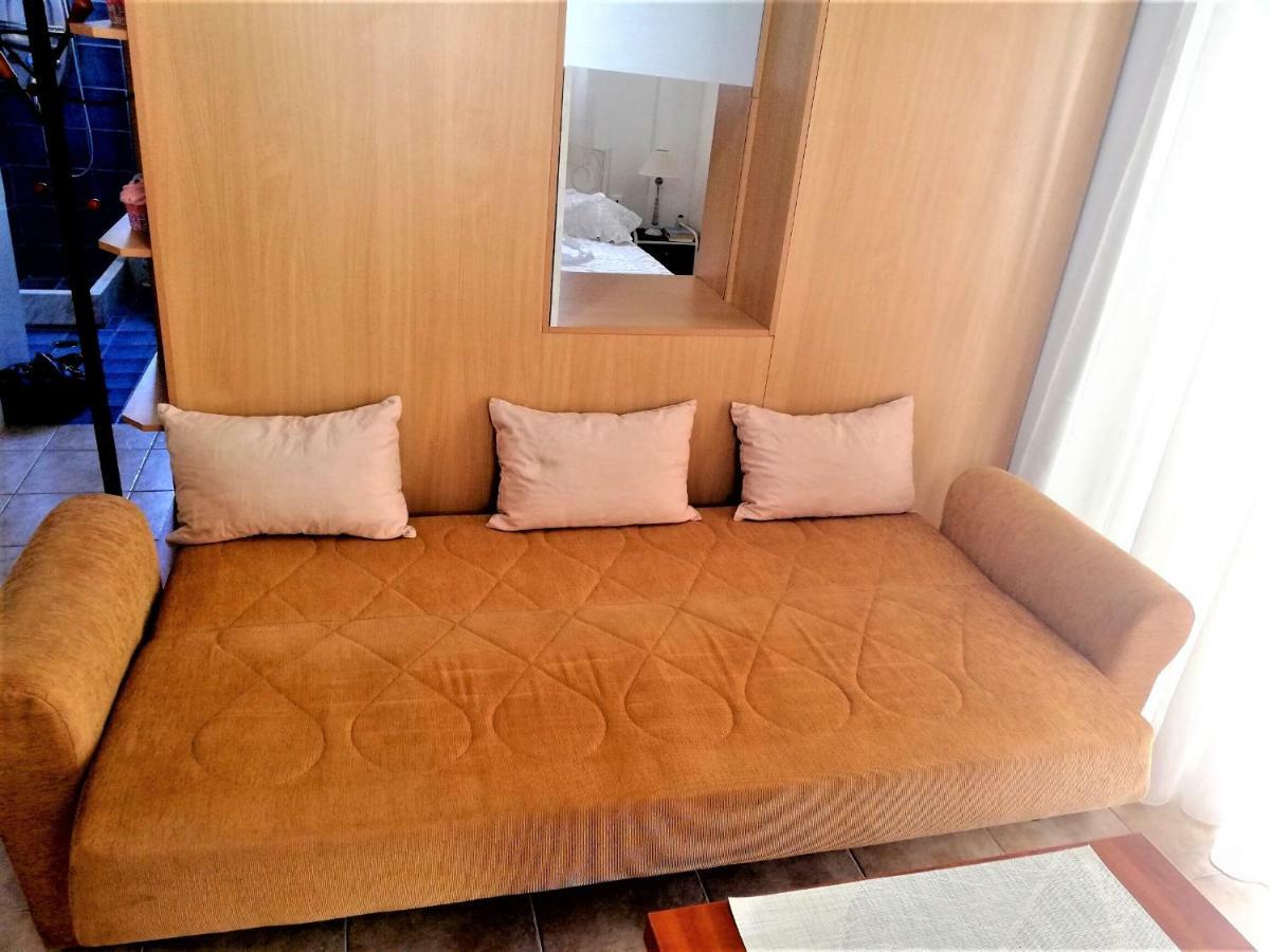 Kalamata Downtown Apartment ภายนอก รูปภาพ