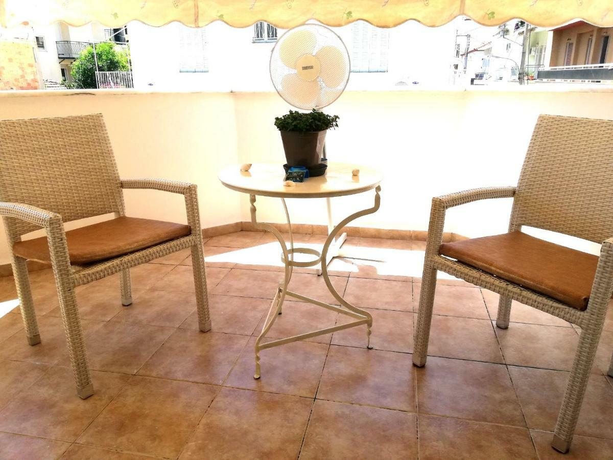 Kalamata Downtown Apartment ภายนอก รูปภาพ