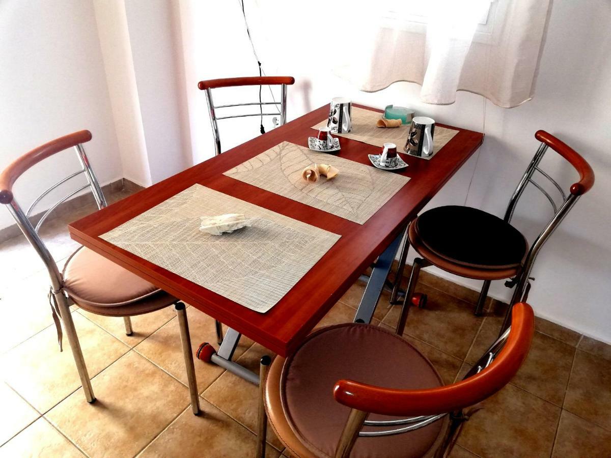 Kalamata Downtown Apartment ภายนอก รูปภาพ