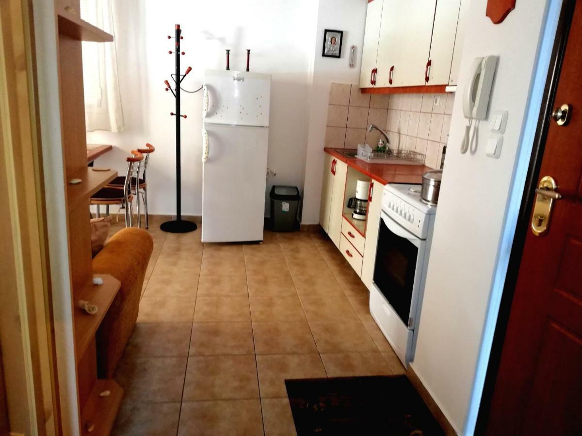 Kalamata Downtown Apartment ภายนอก รูปภาพ