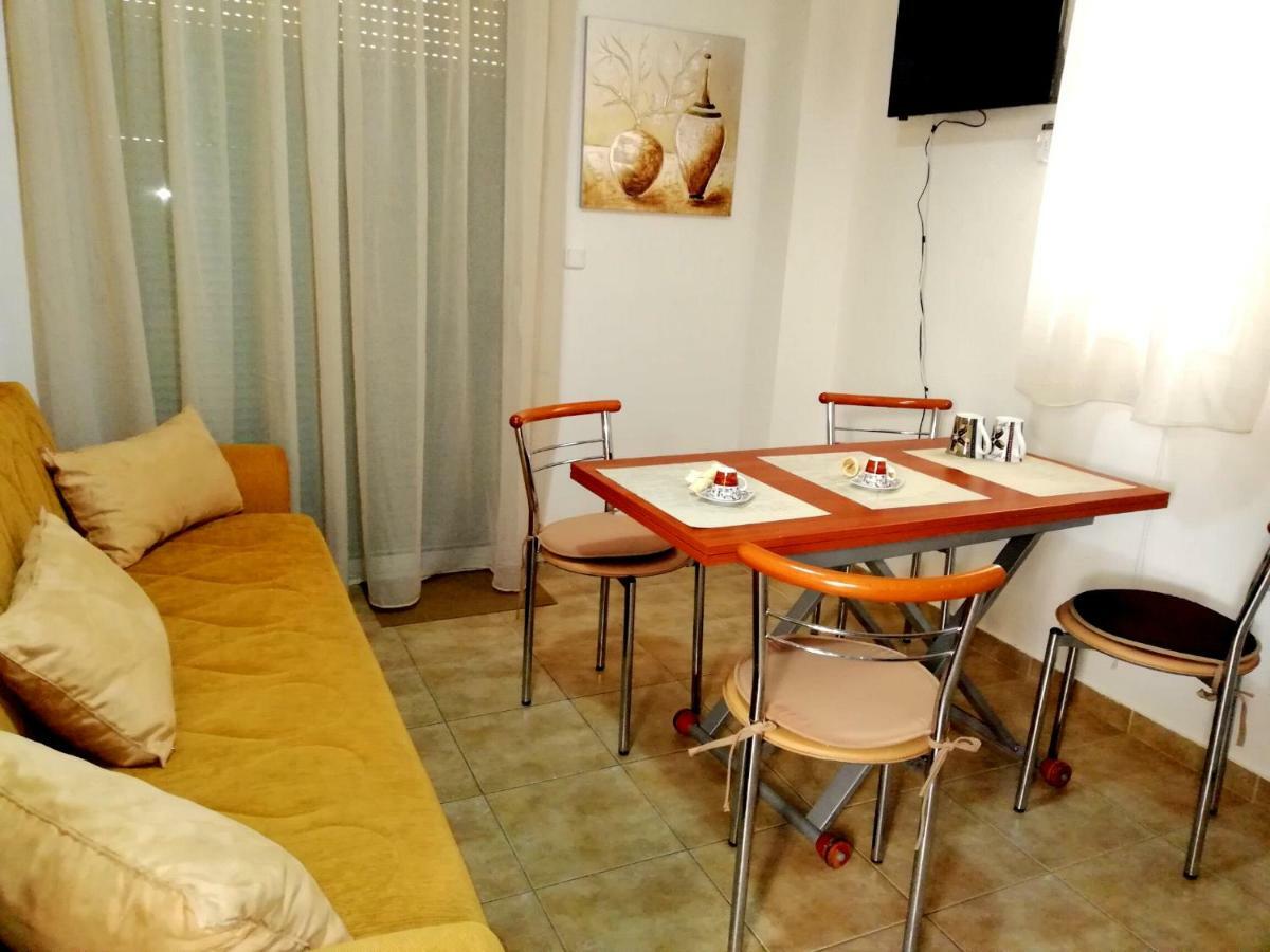 Kalamata Downtown Apartment ภายนอก รูปภาพ